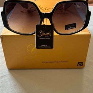 Giselle Women's Black & White Oversized Square Sunglasses